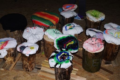 Abbildung 5: Den Kindern der eigene Platz: Unsere Sitzhocker