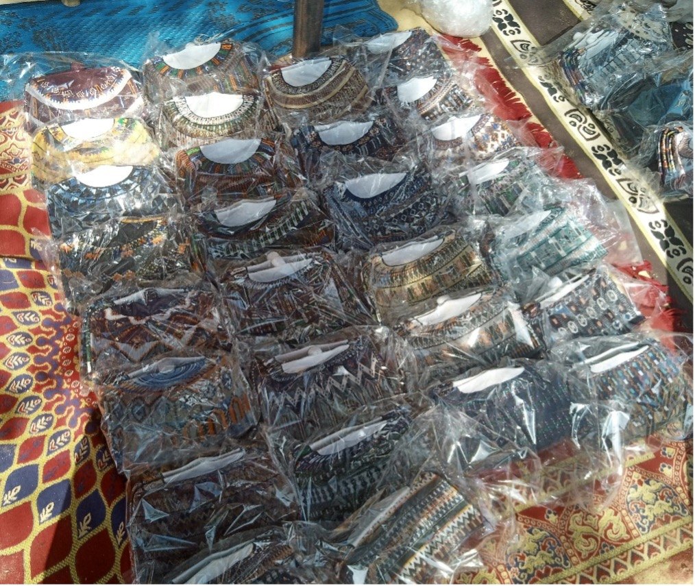 Hutmarkt Finished caps