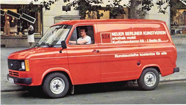 Bild 12: Roter Transporter des n.b.k.