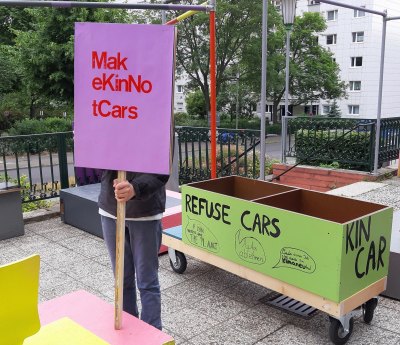Abb. 3: make kin not cars! Slogan der Gruppe für schadstofffreie Transporte© Ursula Rogg